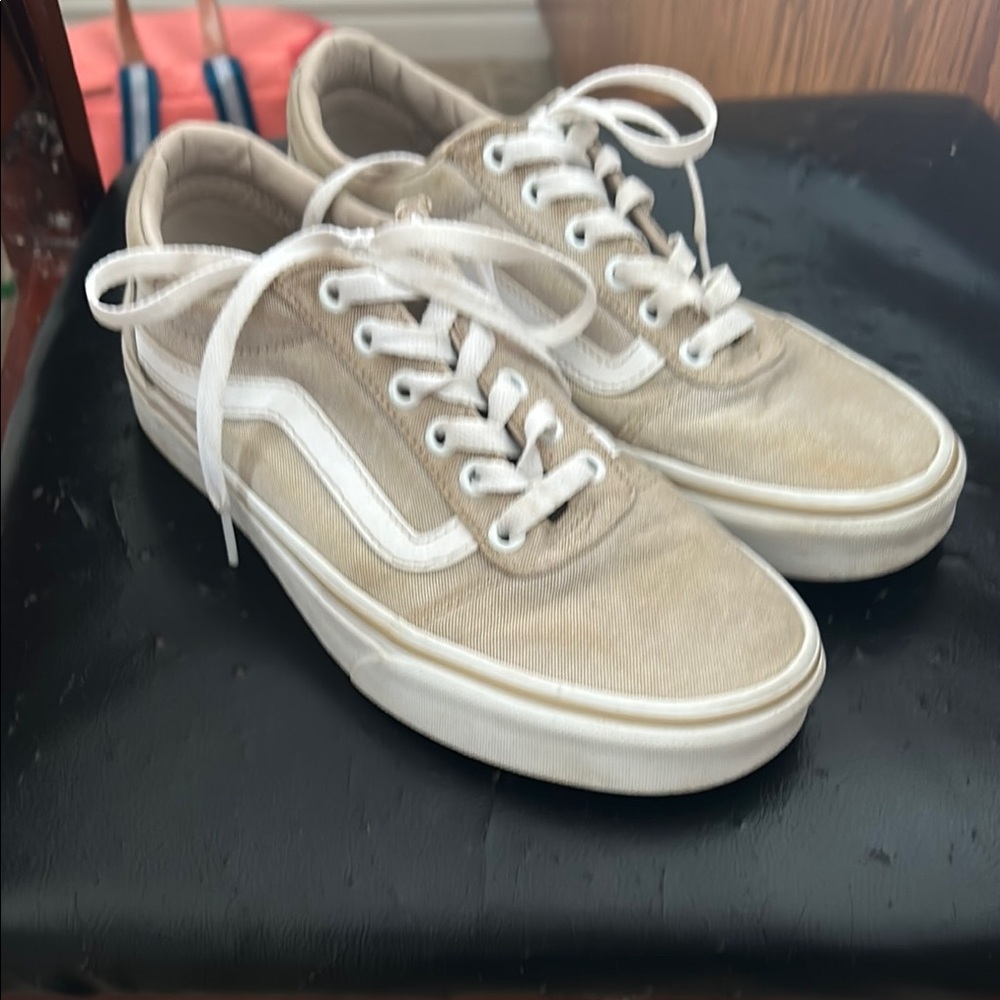 Vans women’s Tan Canvas Sneakers